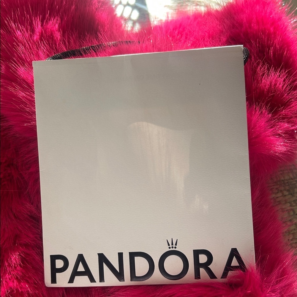 Pandora White Gift Bag with Vibrant Pink Fur